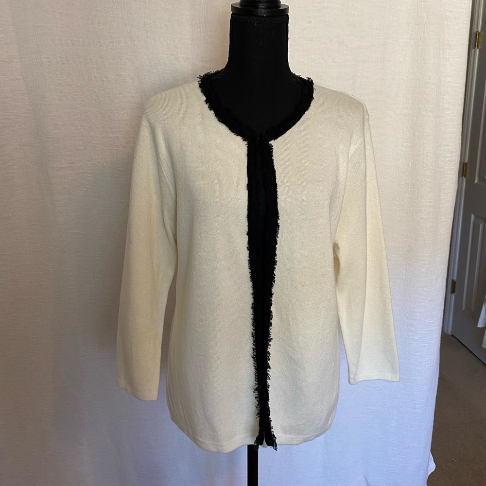 GC white cardigan